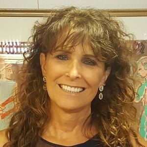 Meet your Posher, Liana